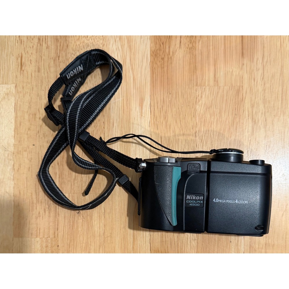 Nikon Coolpix 4500 Digital Camera 4.0MP 4x Zoom Swivel Body Black MH-53 Charger - Picture 9 of 11